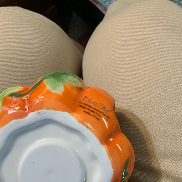 NWOT Kuromi on Halloween Pumpkin Ceramic Figurine - Picture 5 of 5